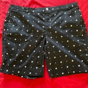 Into love the fit women’s shorts EUC